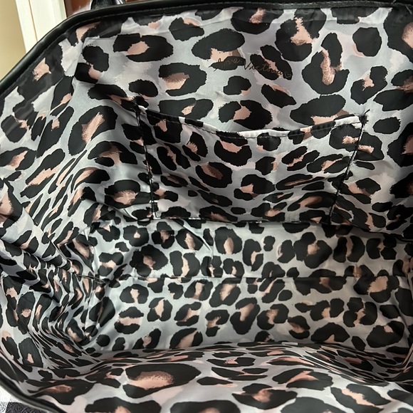 New! VICTORIA’S SECRET TOTE - Picture 6 of 6
